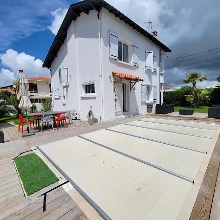 Maison Avec Piscine Chauffee, 6 Pers