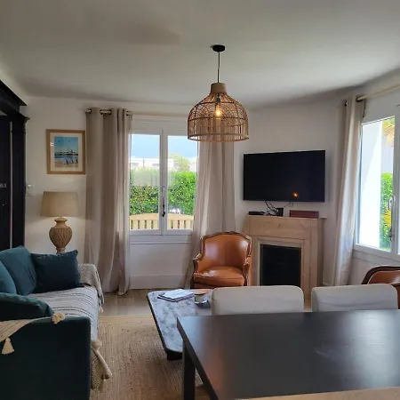 Holiday home Maison Avec Piscine Chauffee, 6 Pers *