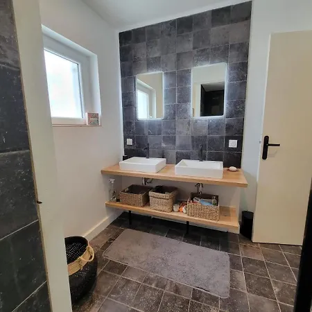Holiday home Maison Avec Piscine Chauffee, 6 Pers
